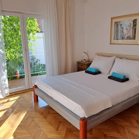 Ana Zaboric, 50 M Od Sljuncane Plaze