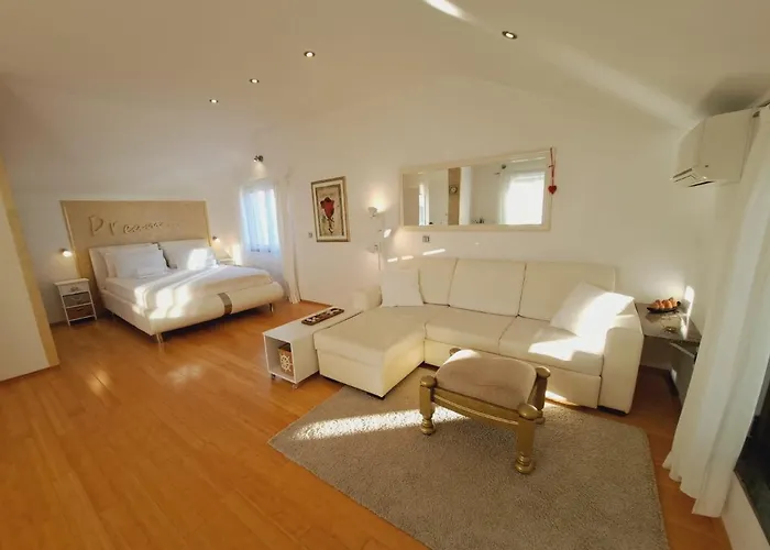 Ana Zaboric, 50 M Od Sljuncane Plaze * ז'אבוריץ'