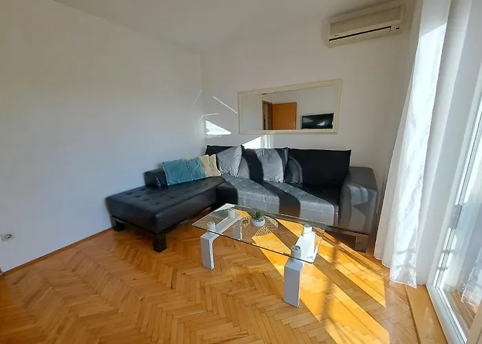 דירה Ana Zaboric, 50 M Od Sljuncane Plaze *