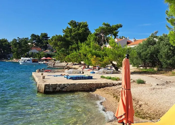 דירה Ana Zaboric, 50 M Od Sljuncane Plaze ז'אבוריץ'