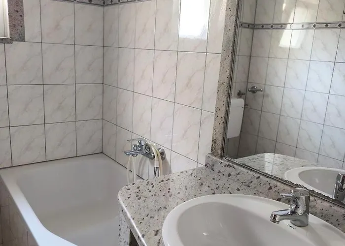 Ana Zaboric, 50 M Od Sljuncane Plaze דירה ז'אבוריץ'